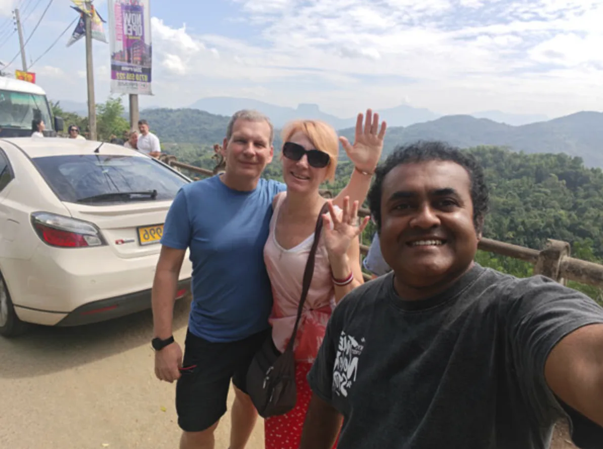 スリランカでタクシーチャーターを利用した旅行者 2